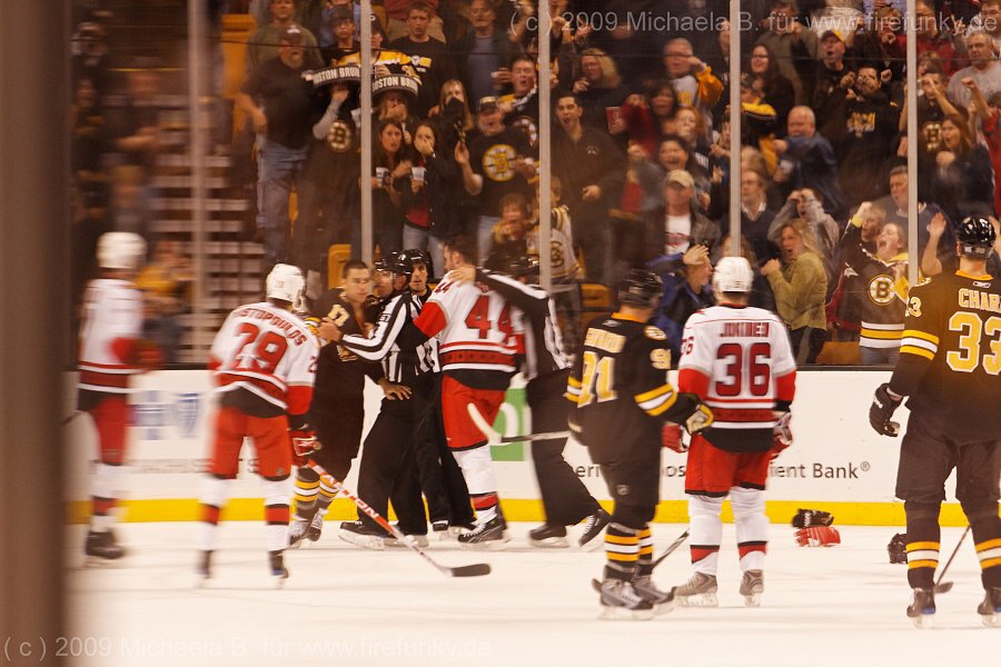 3.10.2009 Bruins - Hurricanes NHL